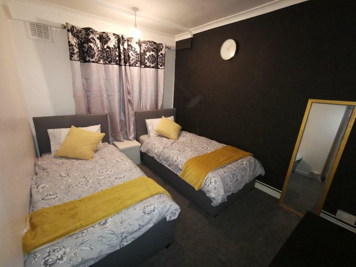 Готель London Budget Maisonette Екстер'єр фото