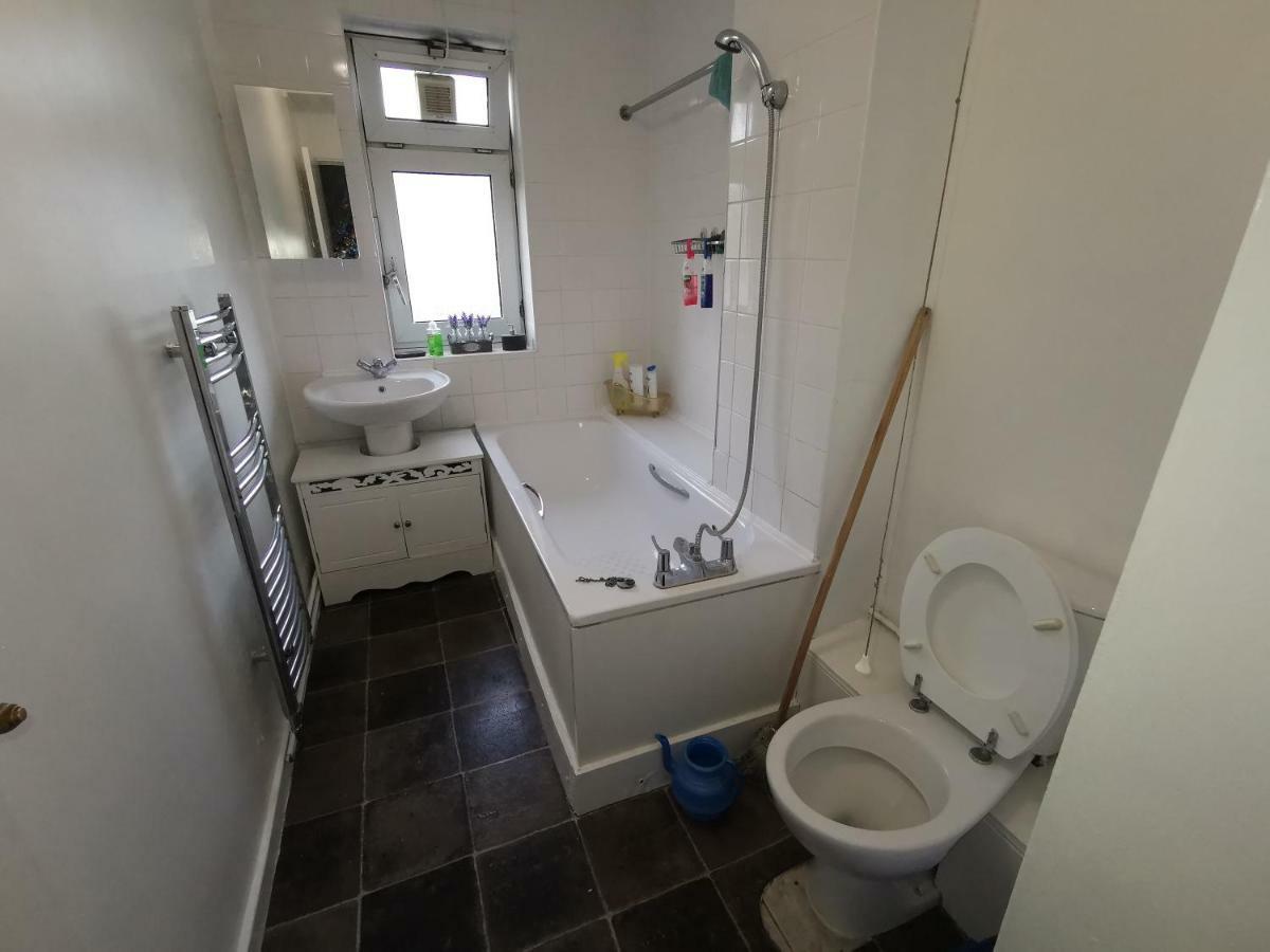 Готель London Budget Maisonette Екстер'єр фото