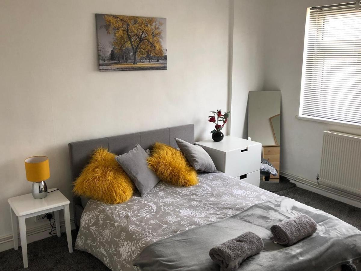 Готель London Budget Maisonette Екстер'єр фото