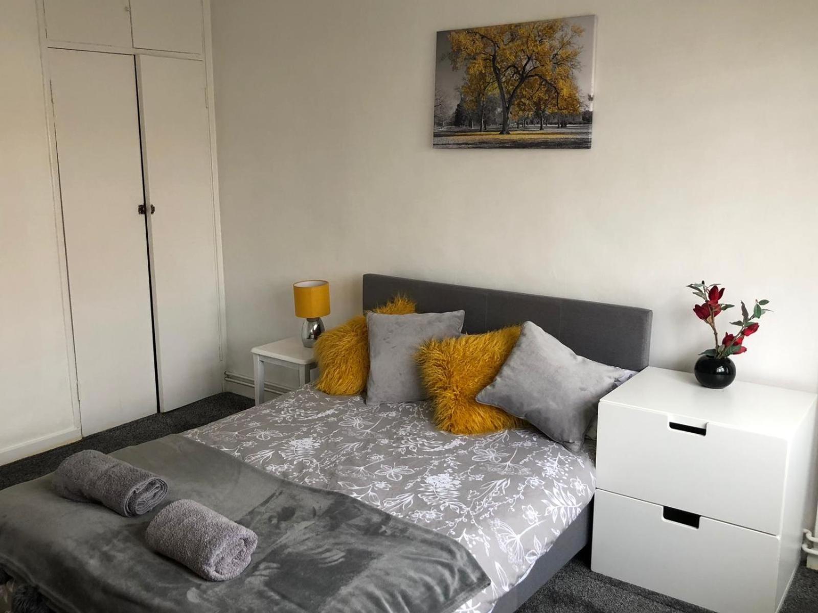 Готель London Budget Maisonette Екстер'єр фото